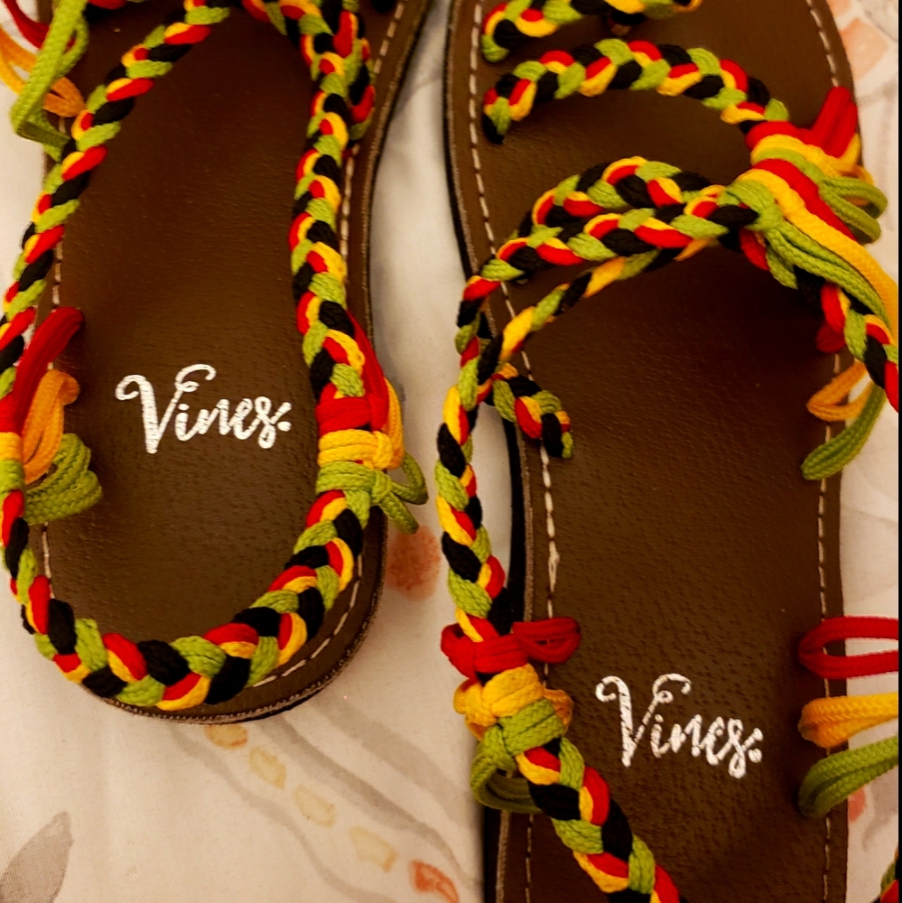 Caribbean color sandals size 8 never worn no tags